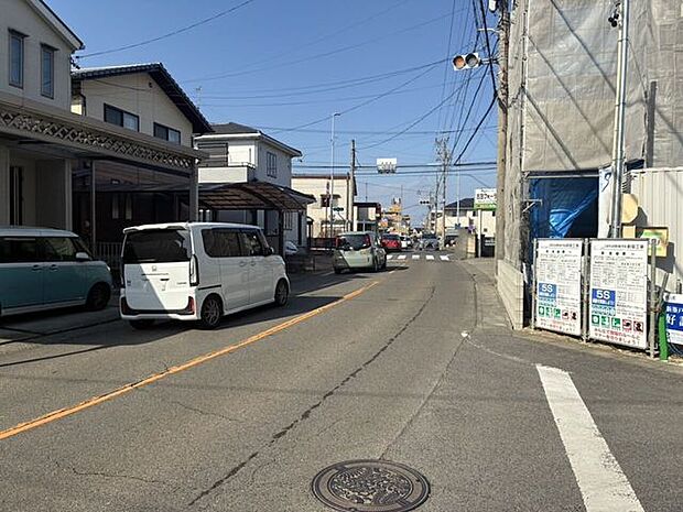 南西角地なので日当たり良好で、休みの日には日向ぼっこができますね♪