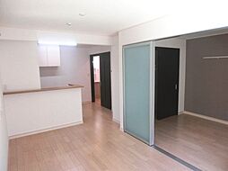 カイゼル 202 2階1LDKのリビング/ダイニング