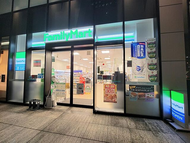 敷地内にファミリーマート 80m
