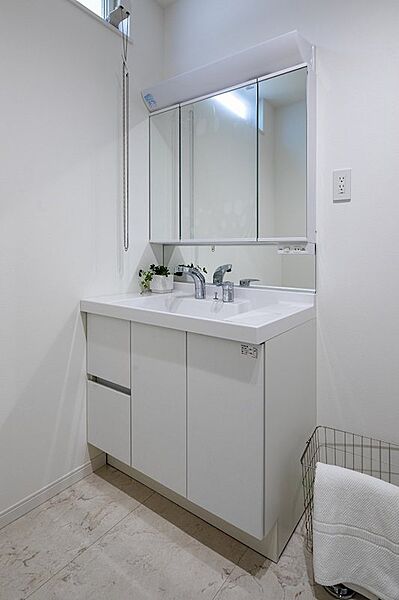 【建物プラン例】価格：2400万円 建物面積：132.2m2 間取：4LDK