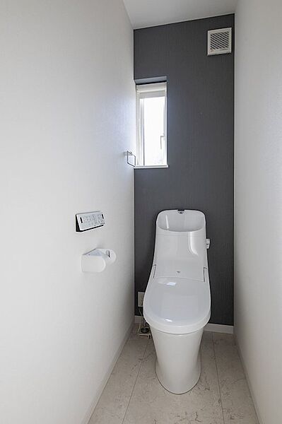 【建物プラン例】価格：2400万円 建物面積：132.2m2 間取：4LDK