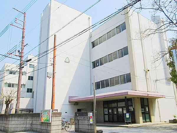 伊丹市立東中学校（836m）
