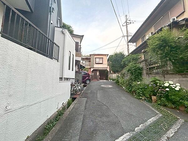 【前面道路含む現地写真】住宅ローンのご相談等あらゆるご相談、お問合せ承ります。お気軽にお問い合わせください♪