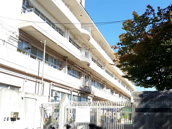 箕面市立北小学校（140m）