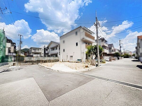 【現地写真】建築条件無のため、お好きなハウスメーカーで建築していただけます。弊社でも設計を承っております。