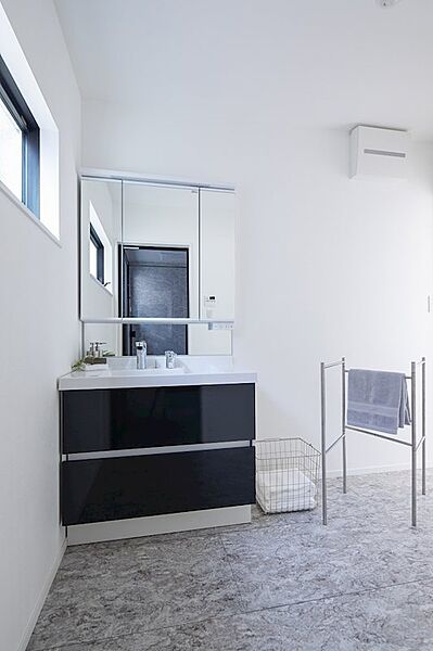 【建物プラン例】価格：2400万円 建物面積：132.2m2 間取：4LDK