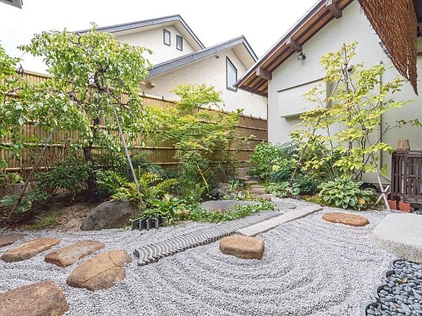 【庭】現地ご内覧ご希望のお客様は、お電話いただければスムーズにご案内させていただけます♪