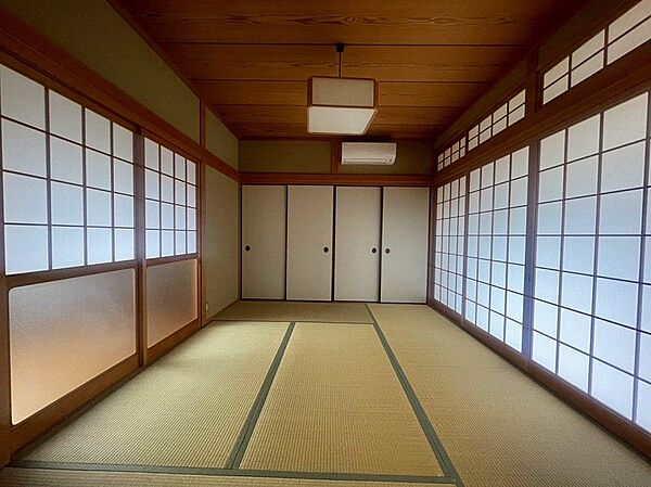 【リビング以外の居室】石橋小学校徒歩9分、石橋中学校徒歩7分。お子さまの通学にも便利な立地となっております。