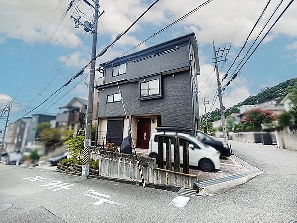 【現地写真】ご家族それぞれのプライベート空間を確保しながら、快適な住環境を実現できる間取りが魅力です。