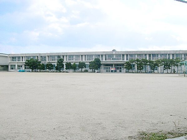吹田市立藤白台小学校（200m）