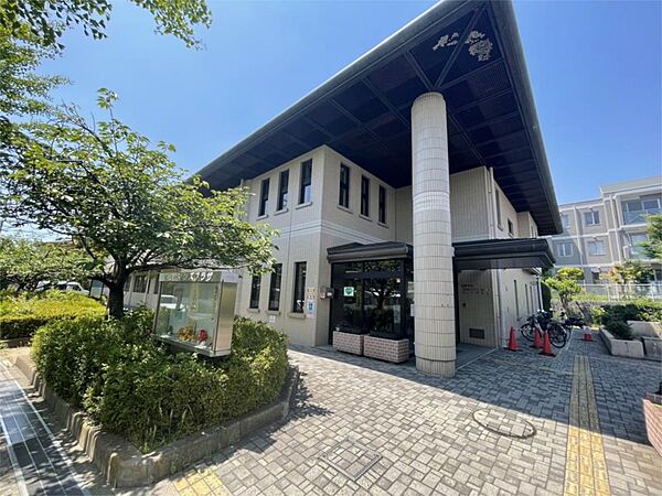 箕面市立桜ヶ丘図書館（350m）