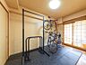 その他：【リビング以外の居室】約6.5帖・約5.0帖の洋室2部屋に加え、6.0帖の和室を備えた使い勝手の良い間取り。各居室には収納スペースを完備しており、衣類や季節用品などをすっきり整理できます。