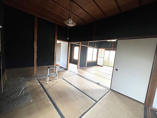 【西側平屋建て】和室です♪和室が連なる空間がとても素敵です。