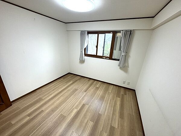 各洋室はそれぞれ6帖あり余裕をもって家具など配置することができます♪