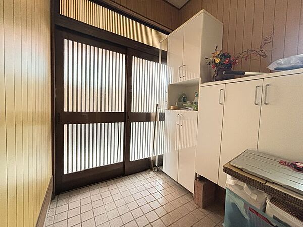 玄関横にシューズボックスがついているので、片付いた玄関がキープできます！