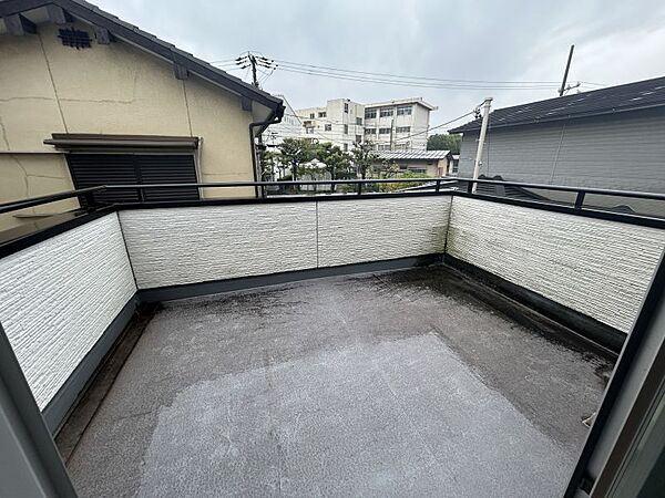 広々としたバルコニー！お洗濯やお布団もたくさん干せます！