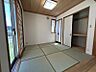 室内：あると嬉しい和室！お子さまのお昼寝やちょっとしたくつろぎスペースに！収納も付いて便利です♪