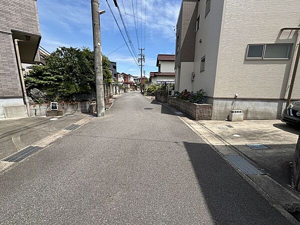 角地にあるので日当たり風通し良好です♪