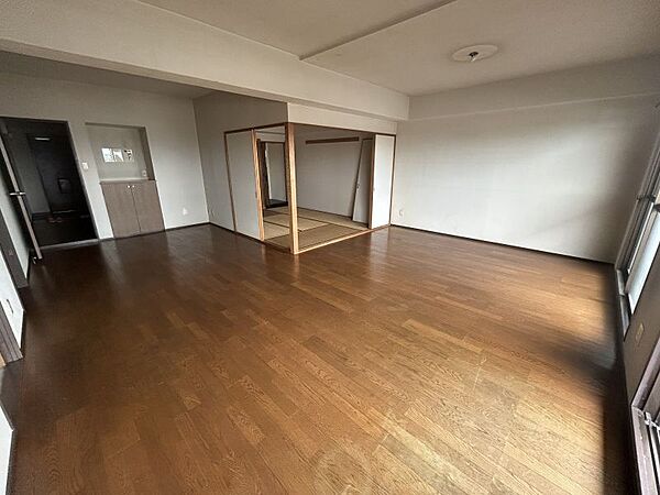 広々としたDKには大きめのダイニングテーブルも設置可能。冬は家族でお鍋を囲むのもいいですね