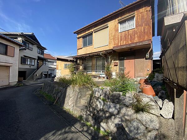 緑豊かな閑静な住宅街での落ち着いた暮らしを実現できます♪