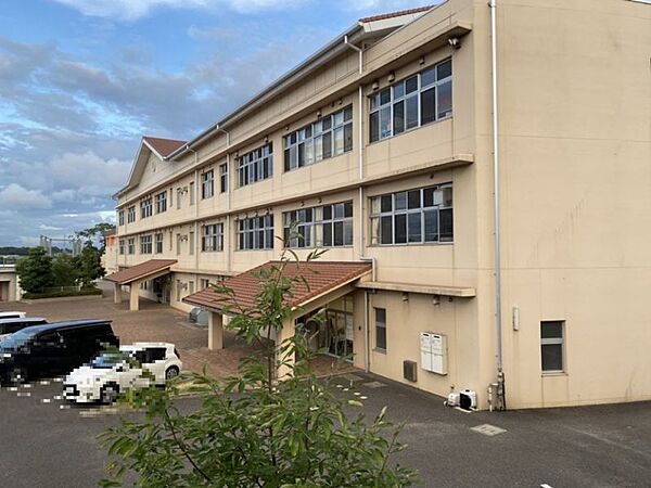 加木屋小学校　徒歩約29分　2271ｍ