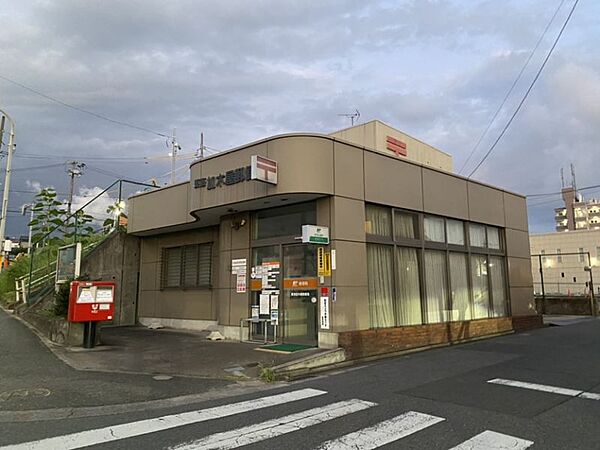 東海加木屋郵便局まで　929m　徒歩約12分　郵便窓口営業時間：9時～17時
