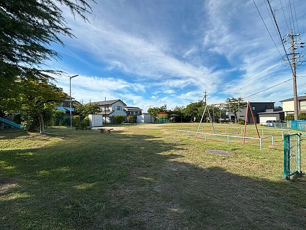 中央公園まで　543m　徒歩約7分
