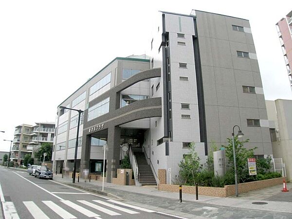 緑が丘プラザ（図書館）　徒歩7分