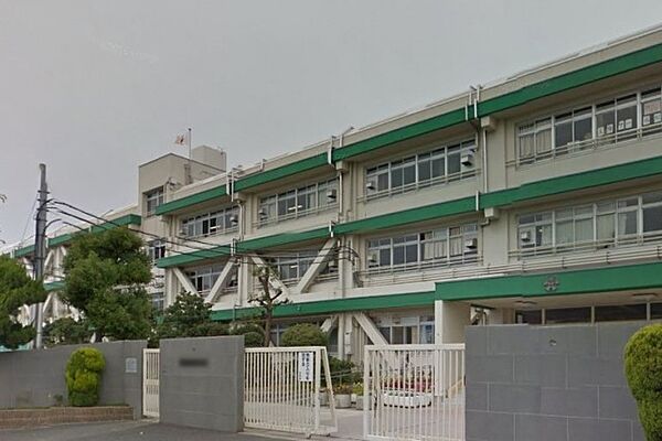画像27:茨木市立南中学校(中学校)まで260m