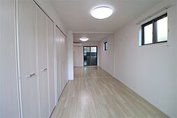 プラシード上泉 2階1LDKのリビング/ダイニング