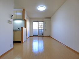 クレセント茨木2 1階1LDKのリビング/ダイニング