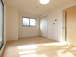 クリントブライアント 7階1Kのリビング/ダイニング