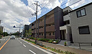 吹田駅より徒歩10分 築2年5ヶ月 3階建の賃貸物件
