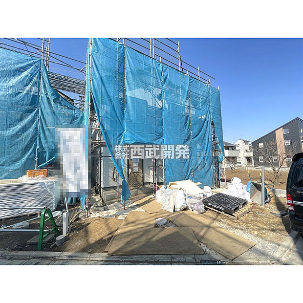 【現地全景】基礎がおわり、建物の骨組みとなる柱や梁ができて行きます。その後はいよいよ内装工事です!