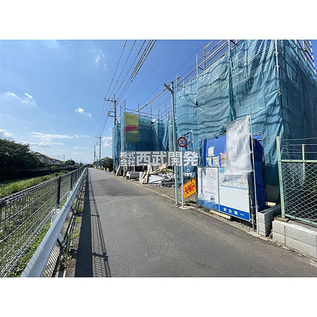 【現地全景】今しか見れない構造部分!地震にも耐えられるように一生懸命建築中です。