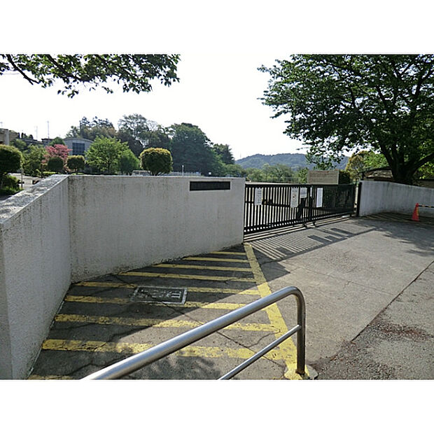 東秋留小学校