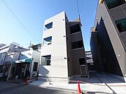 堀田駅より徒歩10分 築7年3ヶ月 3階建の賃貸物件