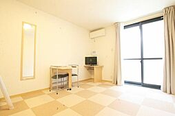 レオパレスレインボーロード 2階1Kのリビング/ダイニング