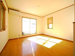 渋谷区本町3丁目戸建 4LDKのリビング/ダイニング