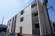 安芸長束駅より徒歩6分 築8年7ヶ月 3階建の賃貸物件
