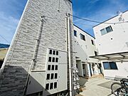 安芸長束駅より徒歩3分 築5年8ヶ月 3階建の賃貸物件