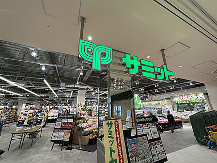 サミットストア ららテラス北綾瀬店 【営業時間 9:30~22:30】足立区最大級のサミットストア!2025年6月に開業したららテラス北綾瀬の1階にオープン。