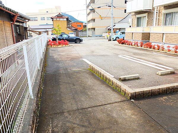 画像26:敷地内に駐車場があります(*^^)