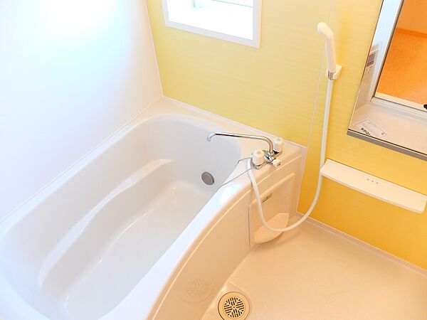 画像5:浴室には嬉しい小窓付き◎