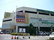 スギ薬局所沢山口店 894m