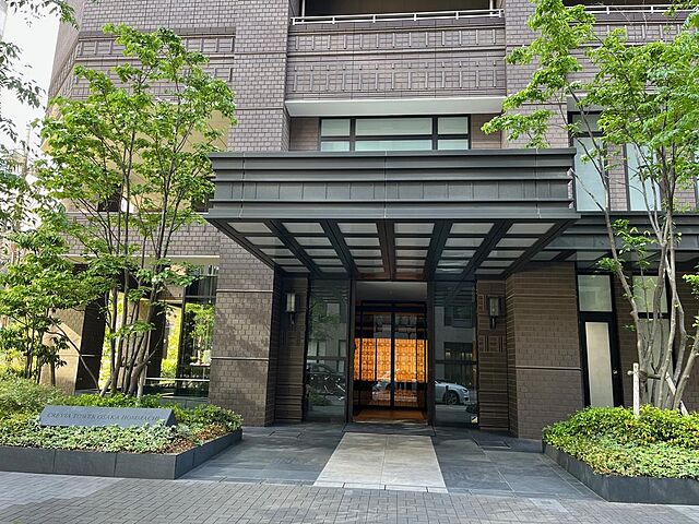 5 / 25