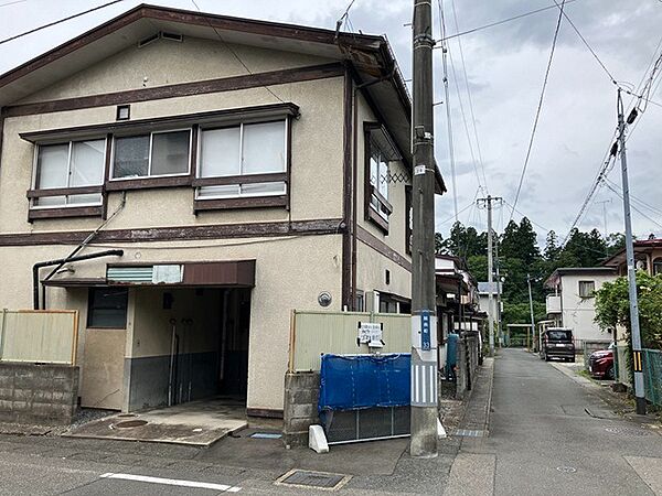 北西側道路