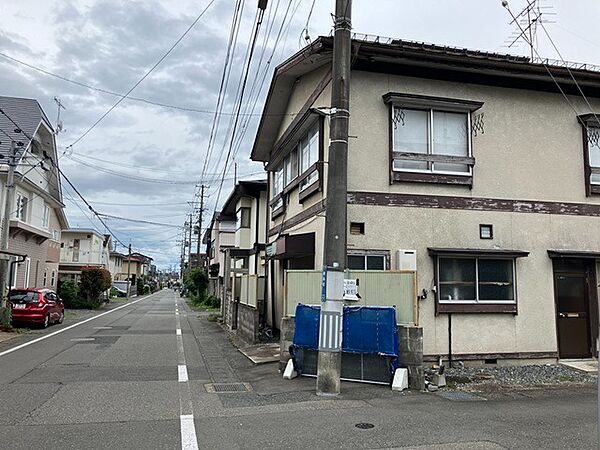 北東側道路