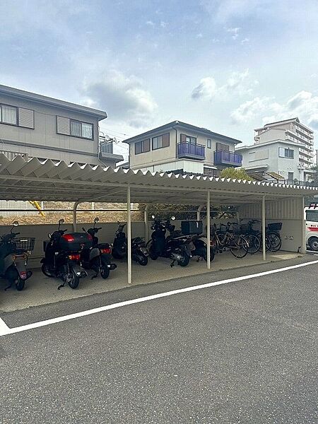 バイク置き場・駐輪場