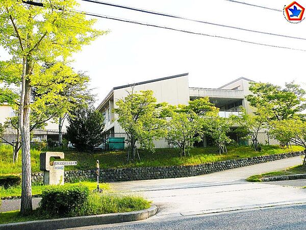 市立太山寺中学校　約270ｍ